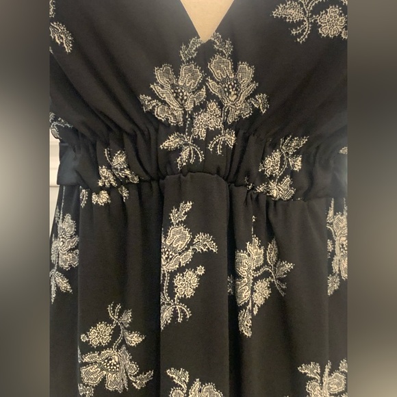 MICHAEL Michael Kors V-neck Tie Belt Midi Dress Black Cream Floral Size Medium - Picture 11 of 16